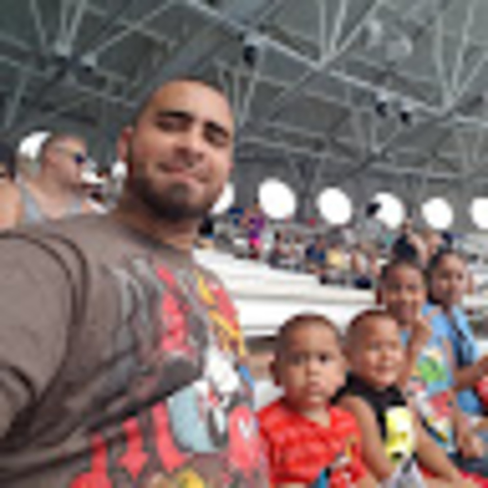 Meet your Posher, Evelio